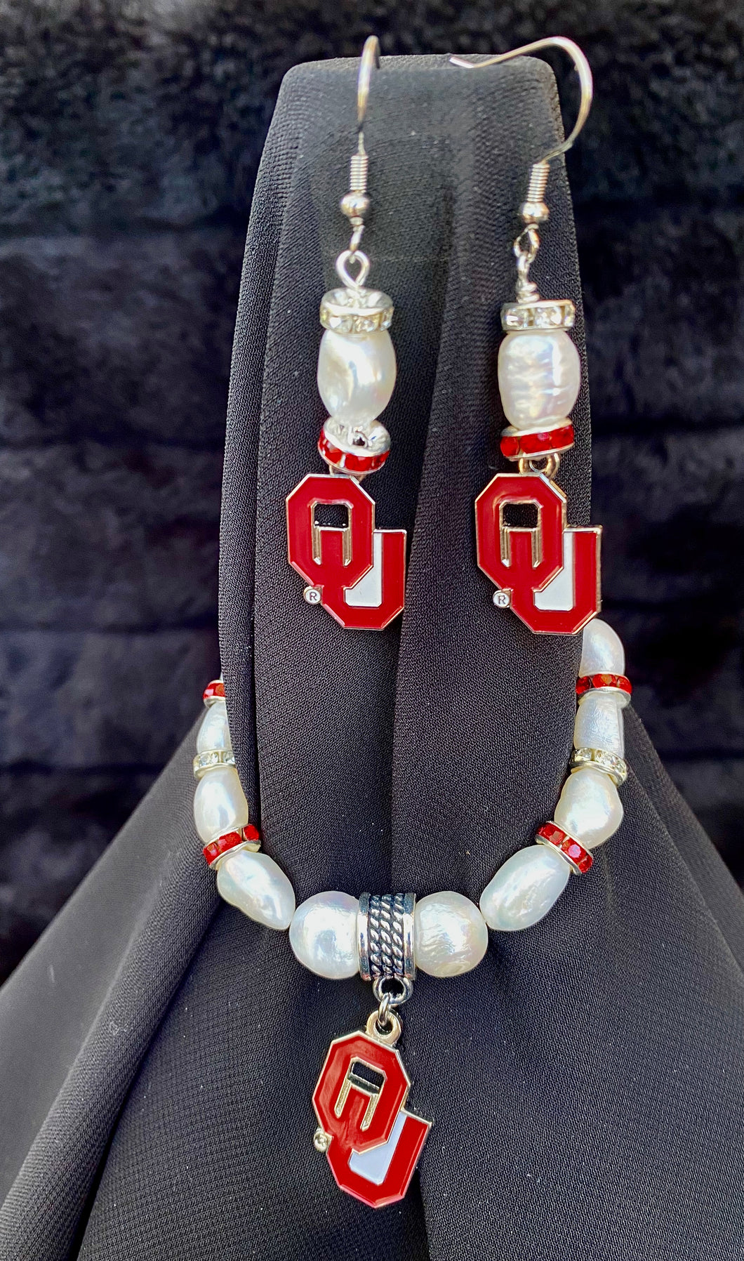 Oklahoma University Sooners Logo Pearl Earrings and bracelet set